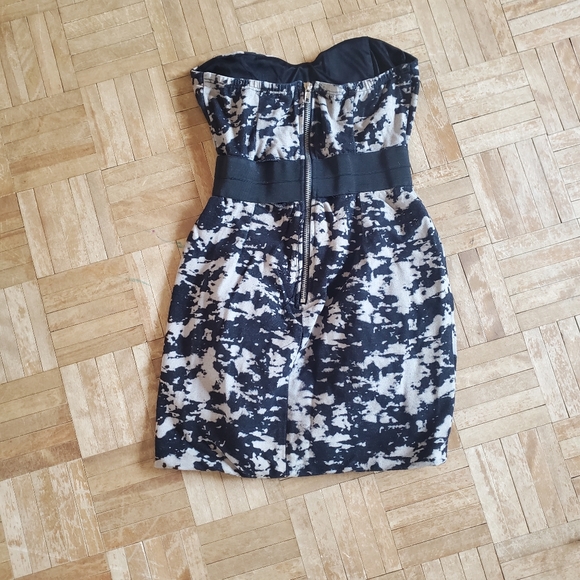 💥3 for$15💥 Seduction strapless printed mini dress XS - Picture 4 of 9